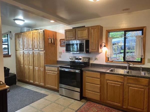 151 3rd, Wrangell, Alaska 99929, 1 Bedroom Bedrooms, ,2 BathroomsBathrooms,Single Family Home,Homes,3rd ,1208